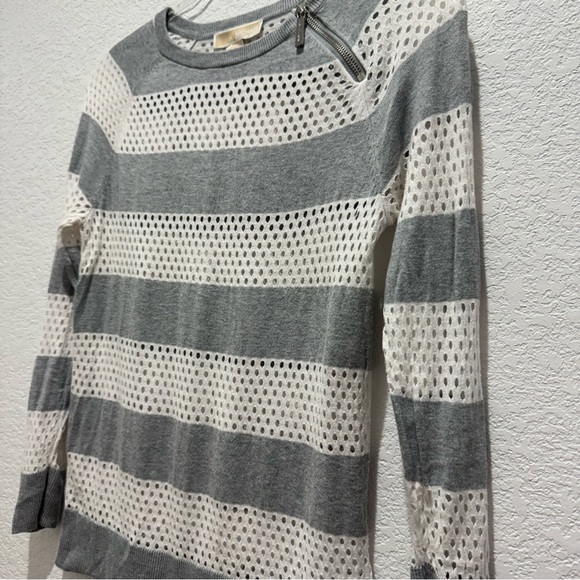 Michael Kors Gray & White Striped Open Knit Sweater – Size S - Picture 6 of 9